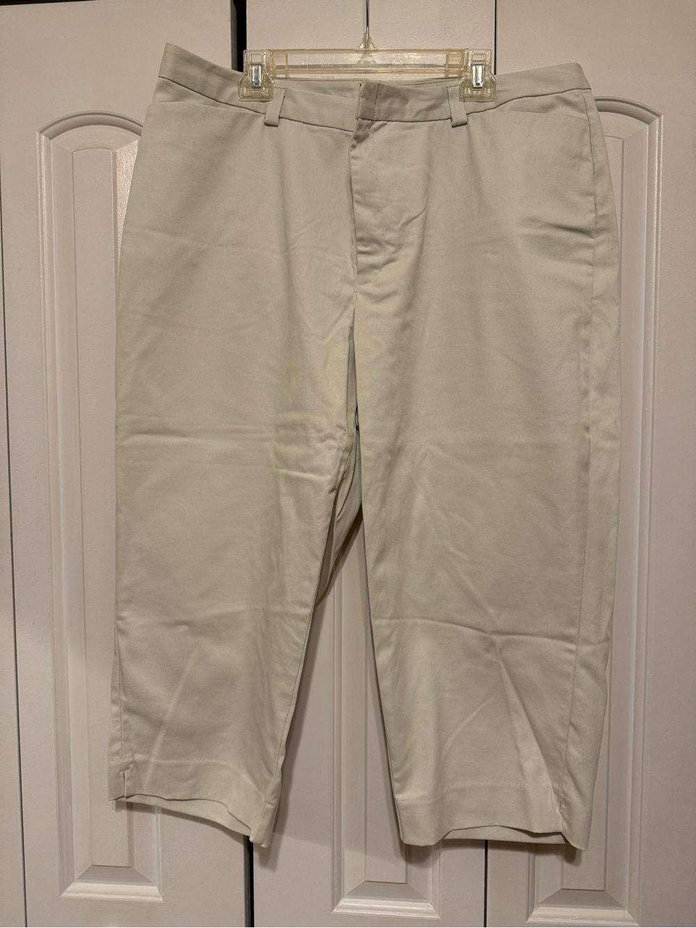 Dockers Women's Cream Chino/Capri Pants - 22W
